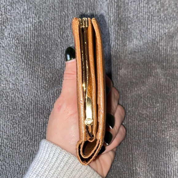 *AUTHENTIC* YSL Kiss Lock Brown Leather Wallet - Picture 5 of 9